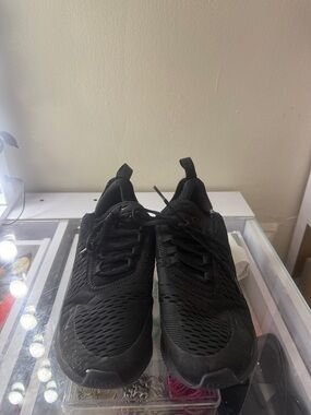 Nike Women's All-Black Lightweight Sneakers